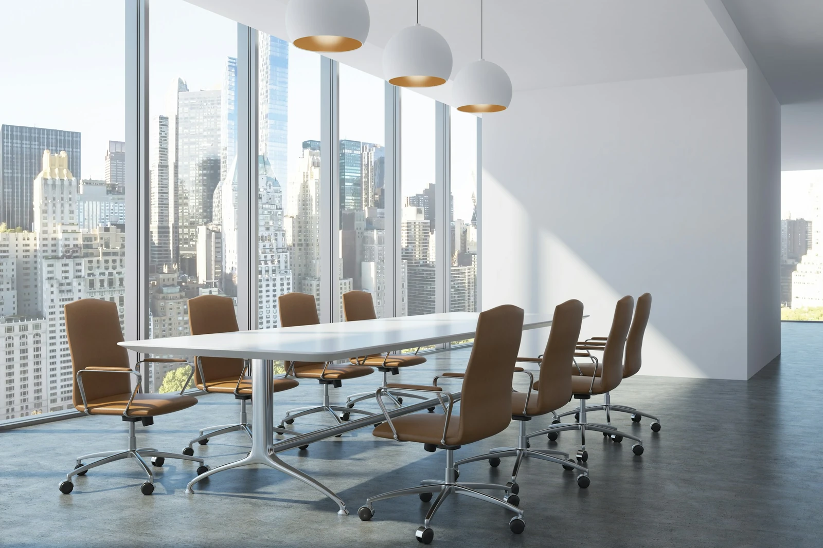 Sala de juntas corporativa con vista a la ciudad